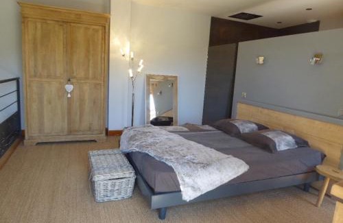 Chasselay House | Gite Stone & Spa