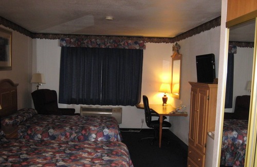 Santa Rita Hotel | Glacier Gateway Plaza