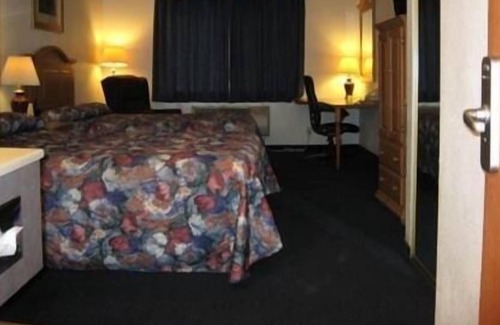 Santa Rita Hotel | Glacier Gateway Plaza