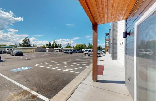Evergreen Hotel | Glacier Park Gateway