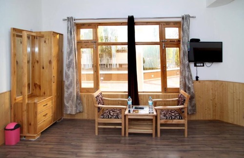 Leh Hotel | Glacier View Guest House
