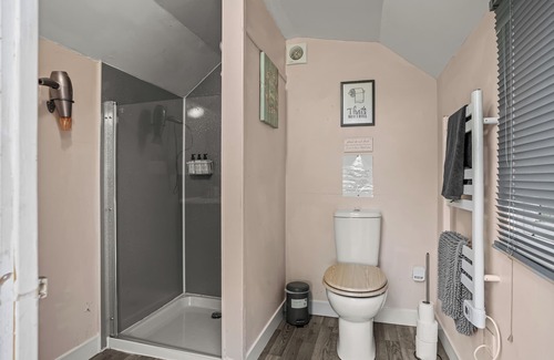 Attleborough Cabin | Glamp and Tipple