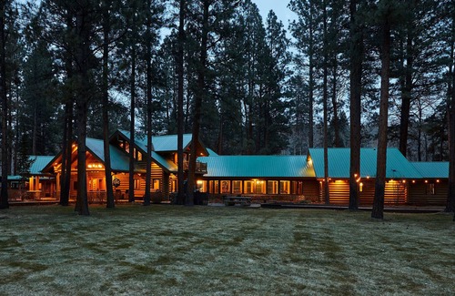 Grantsdale Cabin | Glamping Hut on the Bitterroot River