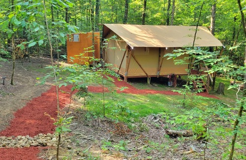 Sevierville RV Rental | GLAMPING IN THE SMOKIES-PRIVATE-LAKE ACCESS