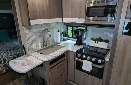 Easley House | Glamping on the Homestead