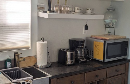 Edgar Cabin | Glamping spot Pet- Friendly with free parking & peaceful surroundings.”