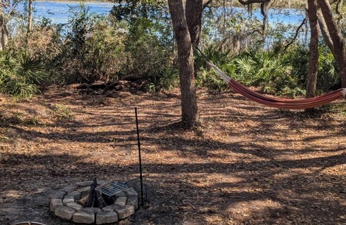 Edgar Cabin | Glamping spot Pet- Friendly with free parking & peaceful surroundings.”