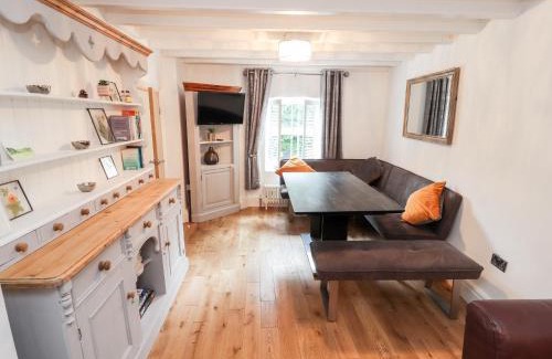 Trefriw House | Glan Y Ddol