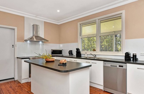 Pokolbin House | Glandore Vineyard Homestead. Home to a Onsite Cellar Door