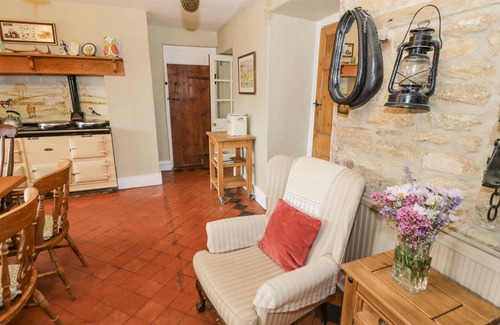 Fotheringhay House | GLAPTHORN MANOR, pet friendly, character holiday cottage in Oundle