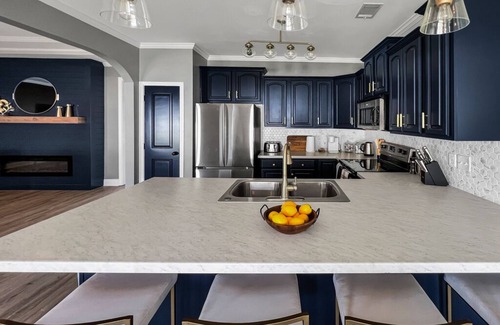 Northport House | Glaring & Modern 3BR 2BTH Home 13 Min DT Stadium - Lux Backyard