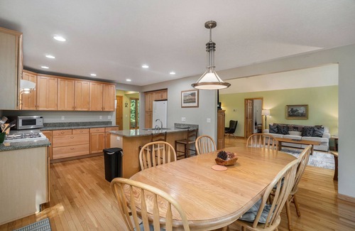 Glen Arbor House | Glen Arbor Getaway Brand New Air Conditioning! Dog Friendly!