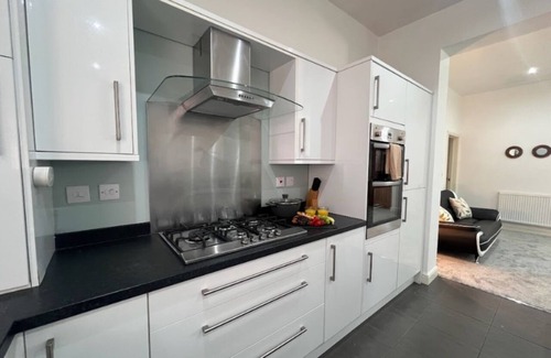 Leicester House | GLENCOTTAGE BUNGALOW, COMFORTABLE LEICESTER STAY FREE PARKING LE3