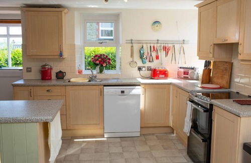Rhydlewis Cottage | Glenydd, Aberporth - Four Bedroom Cottage, Sleeps 7