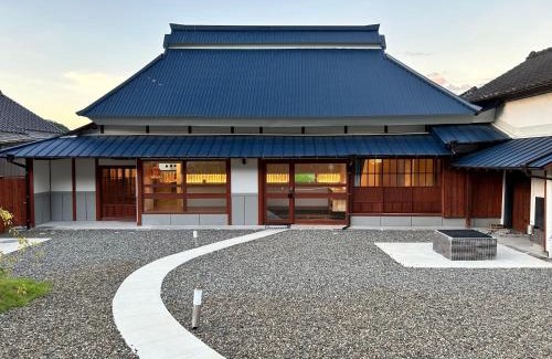 Usa Apartment | GLOCE宇佐 田宮-田んぼのお城- l 美しい田園と山々を一望 癒しと伝統を体感