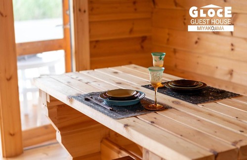 Yonaha House | GLOCE 宮古島 LAPSl 与那覇前浜ビーチまで徒歩5分宮古島の自然と犬に癒されるオーナー同居型ゲストハウス