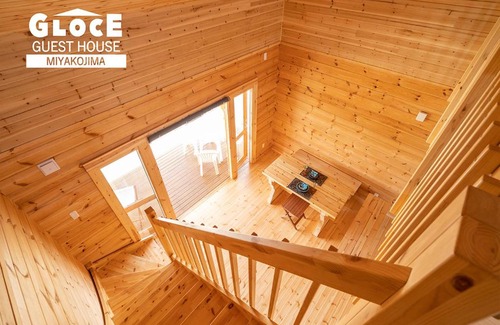 Yonaha House | GLOCE 宮古島 LAPSl 与那覇前浜ビーチまで徒歩5分宮古島の自然と犬に癒されるオーナー同居型ゲストハウス