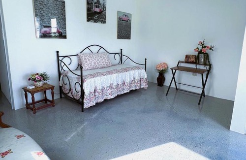 Cabrera Hotel | GodFather #5 at Casablanca with Balcony, Sitting Area