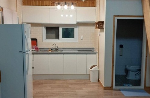 Goesan House | Goesan Byeolbitsanmagi Pension