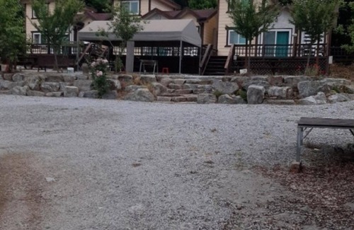 Goesan House | Goesan Byeolbitsanmagi Pension