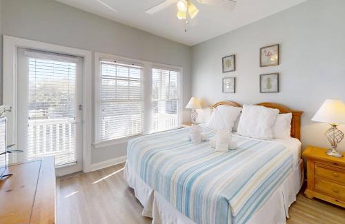 Pelican Bay House | Going Coastal