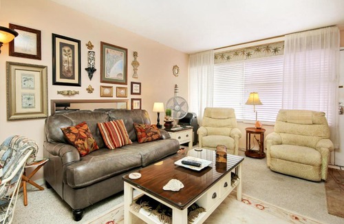 Cherry Grove Beach Hotel | Gold Coast Condos 105