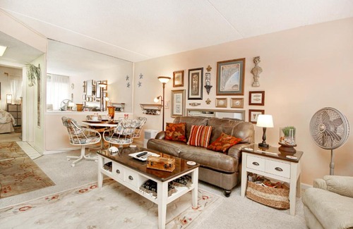 Cherry Grove Beach Hotel | Gold Coast Condos 105