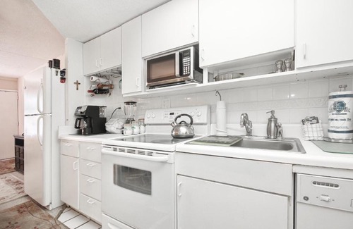 Cherry Grove Beach Hotel | Gold Coast Condos 105