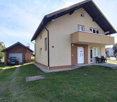 Nozicko House | Gold Home