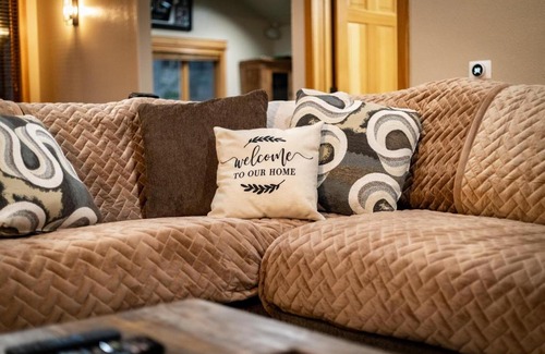 Montgomery Estates House | Golden Bear Lodge