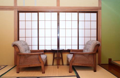 Matsumoto Apartment | Golden Fox Inn, Old house in the old city, Walking distance to Matsumoto Castle and tourist attractions