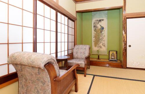 Matsumoto Apartment | Golden Fox Inn, Old house in the old city, Walking distance to Matsumoto Castle and tourist attractions