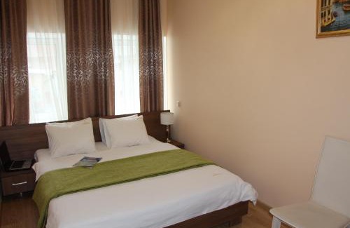 Afanasivsʹkyy Yar Hotel | Golden Gate Inn