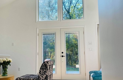 Franklin Cottage | Golden Grove Studio Cottage – Luxury Bath & Fire pit. Franklin Fall Escape