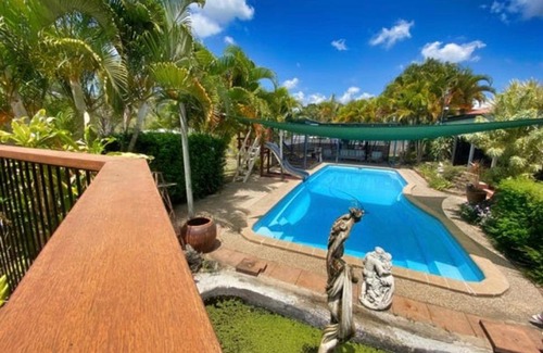 Sarina Bed & Breakfast | Golden Lace