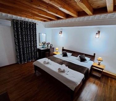 Bukhara Hotel | Golden Minaret with Restaurant