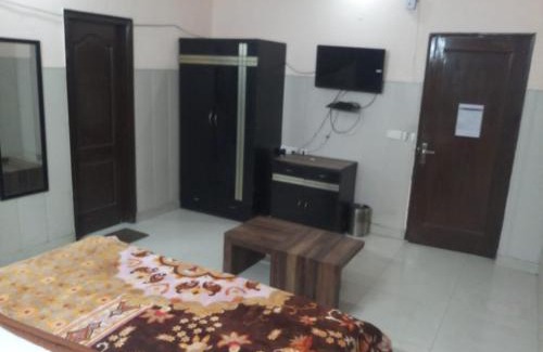 Delhi House | Golden Plate bharat guest house