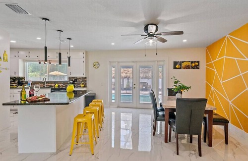 Bradenton House | Golden Vibes Fun for Everyone