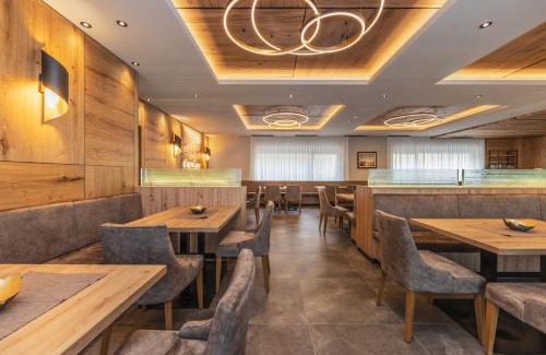 Silandro Hotel | Goldener Löwe - Anno 1773