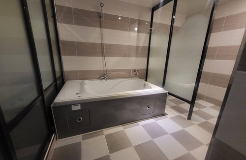 Gimhae Hotel | GoldenRoot Hotel in Gimhae