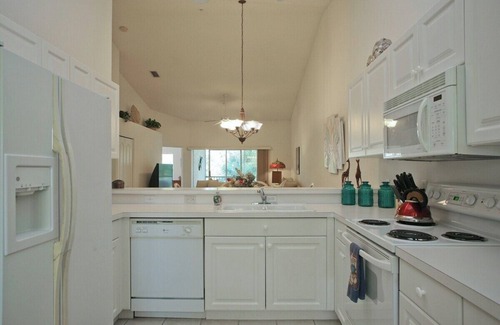 Sarasota House | Golf course views | 2BR, 2nd floor condo | Heritage Oaks - Eagle Hunters