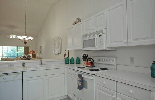 Sarasota House | Golf course views | 2BR, 2nd floor condo | Heritage Oaks - Eagle Hunters