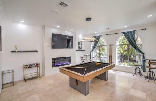 Green Valley North House | Golf Course Villa w Pool Spa Near the Strip