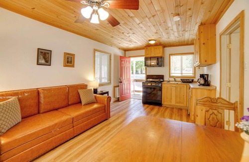 Cobb Cottage | Golf, Hike, Sip Wine: Cobb Mountain Cabin w/Patio