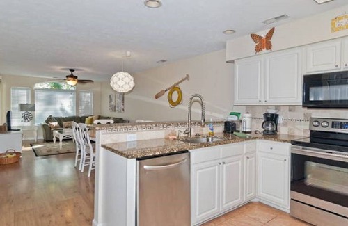 Pawleys Island Condo | Golf, Pools, W/D, 2 King Beds, Free WiFi, Minutes to Beach