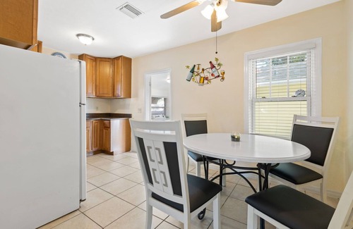 St. Petersburg - Clearwater House | Golfing, Beaches, and Downtown St. Pete., all within 10 minutes away.