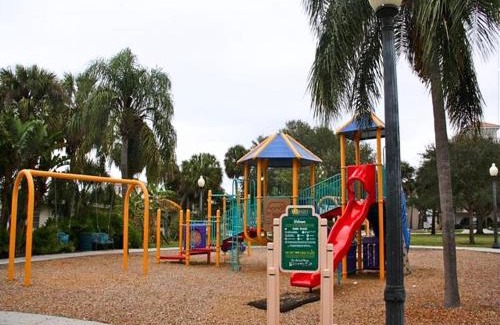 Bay Esplanade Apartment | Gone Beaching 202