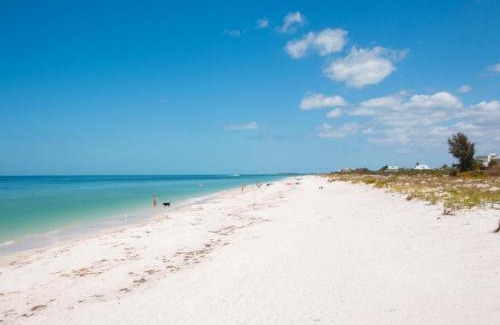 Bay Esplanade Apartment | Gone Beaching 202