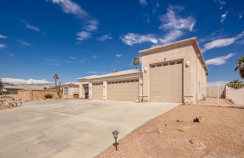 Crestline House | good home must visit. Confirm dates before visiting