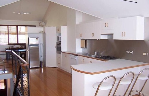 Fremantle House | Goodys Harbour Views